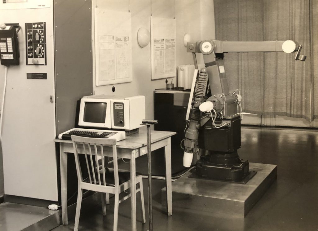 50 Jahre Informatik: Roboter zum Bierausschank